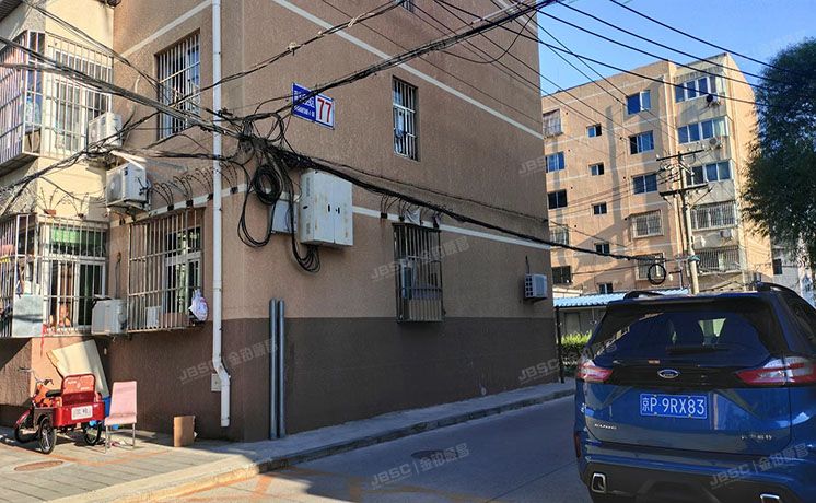 怀柔区 南华园四区77号楼2-401室