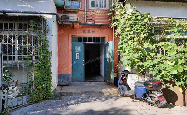 海淀区 半壁店六建宿舍1号楼2层5单元1号