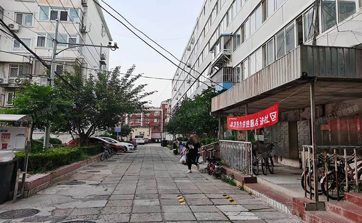 东城区 东四块玉北街1号楼3层304 房改房