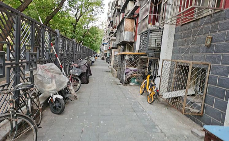 东城区 青年湖东里1号楼1层7单元101号