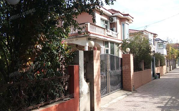 大兴区 半壁店绿茵花园四季区62号1至2层  别墅