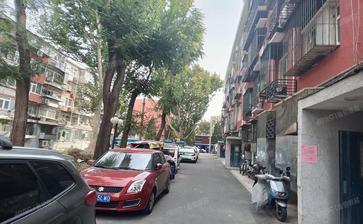 海淀区 复兴路81号院4号楼2层四单元201