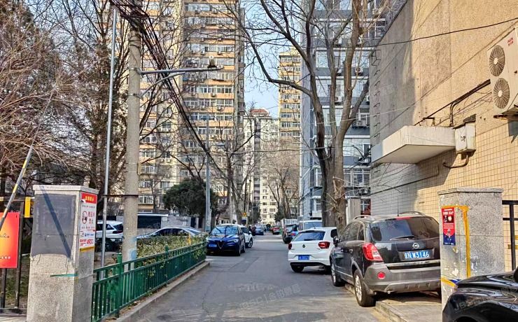 东城区 和平里六区18号楼8层806号