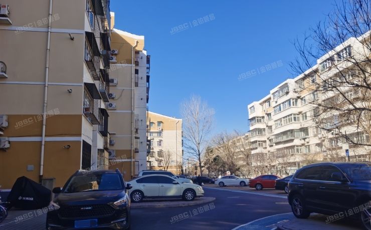 顺义区 裕龙花园六区19号楼3层一单元301号