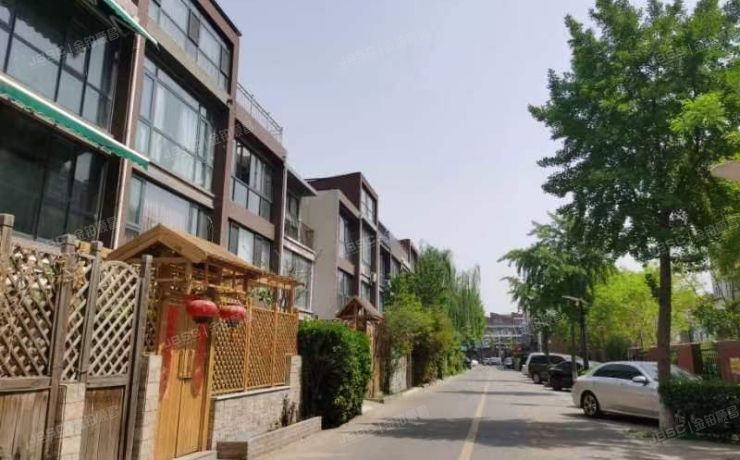 通州区 东潞苑八区55号楼1至3层111（尚东庭西区）别墅