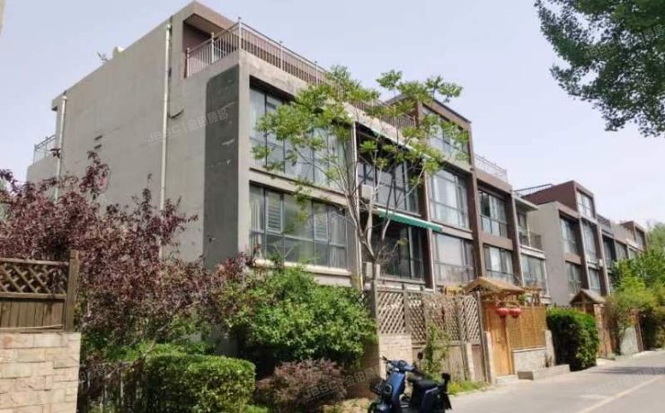 通州区 东潞苑八区55号楼1至3层111（尚东庭西区）别墅