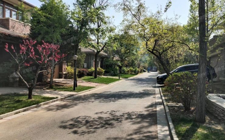 密云区 密溪路33号院1区33-1至2层1区33（阳光城君山墅）别墅