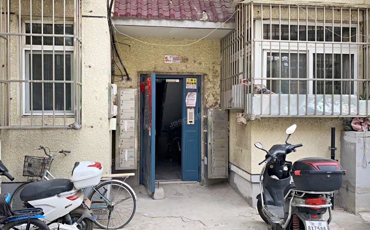 丰台区和义西里四区6号楼5单元502（复式）