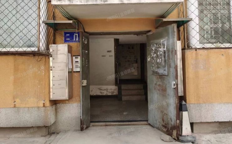 顺义区樱花园三区1号楼3至4层二单元302-402