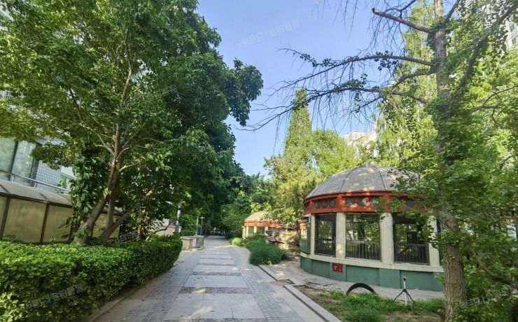 朝阳区南十里居28号院东润景枫7号楼3层3单元3B及E105、E107车位（东润枫景三期）