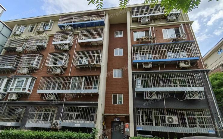 朝阳区农光里28号楼2层2门202