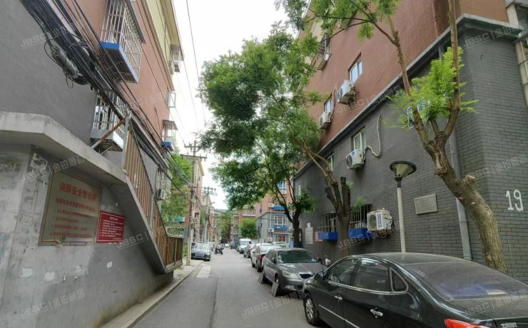 朝阳区农光里28号楼2层2门202