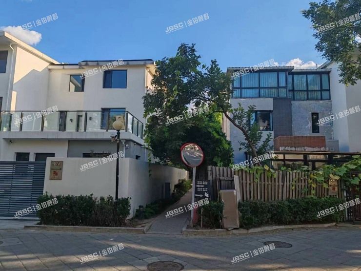 朝阳区 新锦路18号院655号-1至3层（卓锦万代）别墅