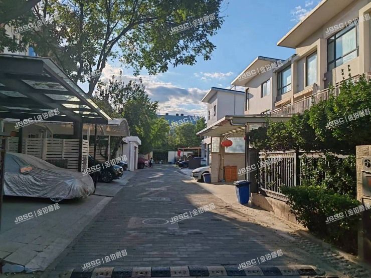 朝阳区 新锦路18号院655号-1至3层（卓锦万代）别墅