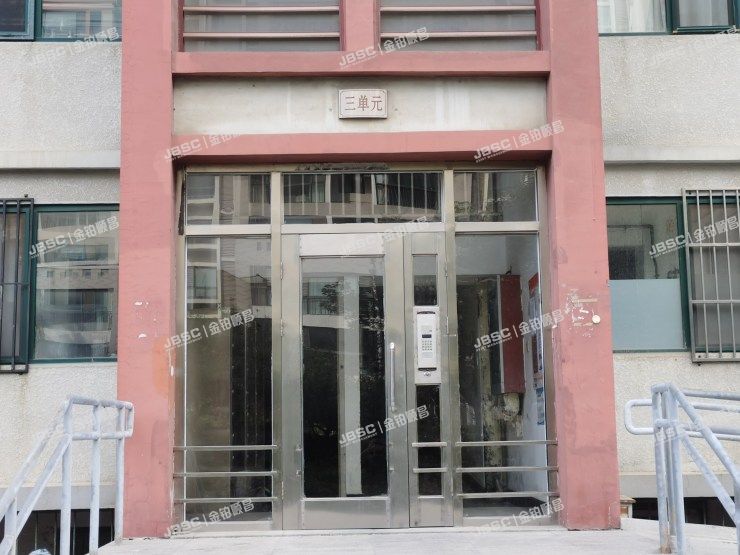 房山区 窦店镇腾龙家园三区6号3单元102室（带地下室）