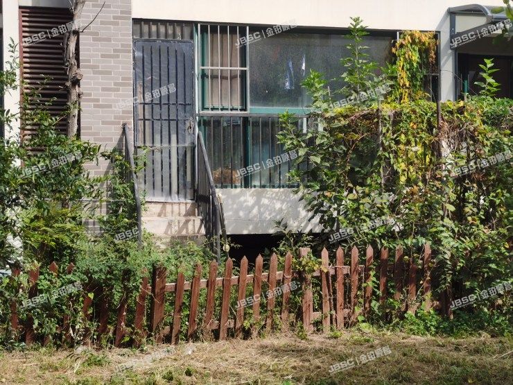 房山区 窦店镇腾龙家园三区6号3单元102室（带地下室）