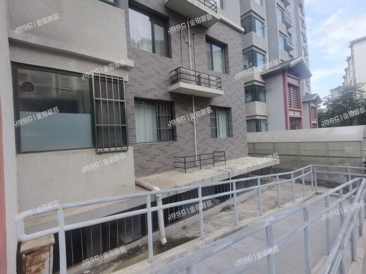 房山区 窦店镇腾龙家园三区6号3单元102室（带地下室）