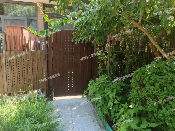 丰台区 泉湖西路1号院六区39号楼-1至3层103号（亿城燕西华府）带2个车位