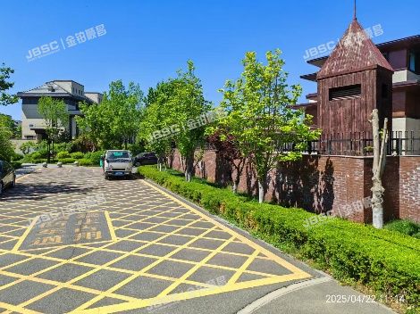 丰台区 泉湖西路1号院六区44号楼-1至3层101联排别墅带2车位(亿城燕西华府)