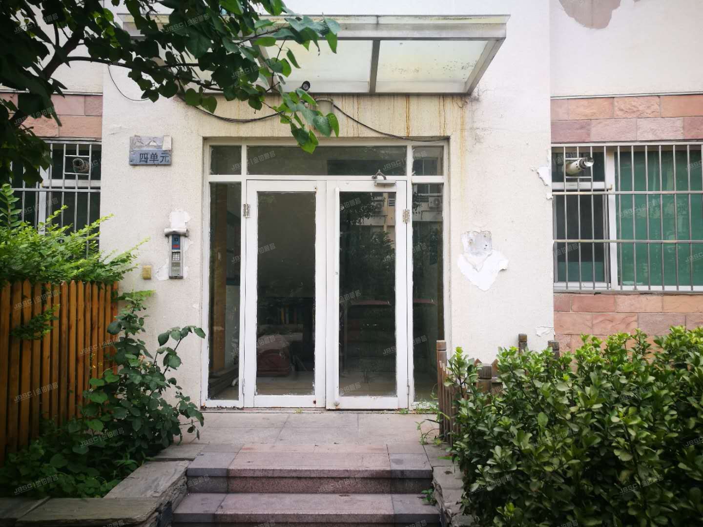 朝阳区 万象新天家园130号楼3至4层4单元301室