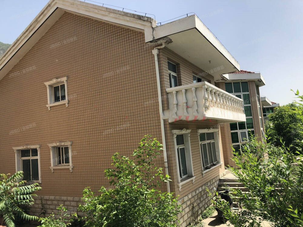 延庆区   龙聚山庄西区8号-1至2层