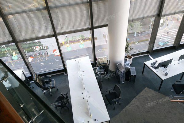 海淀区  新中关购物中心B910号  办公