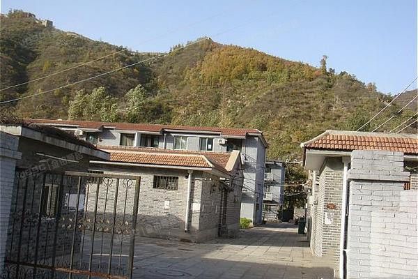 怀柔区   长城溪溪小镇11号楼3单元303室