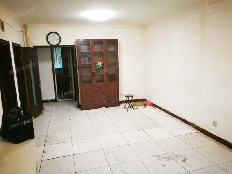 丰台区洋桥西里19号楼2单元302室