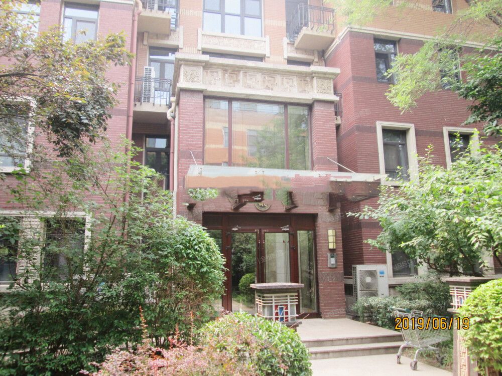 海淀区 万城华府尚园8号楼1至2层2单元1028室、-1028室＋2车位