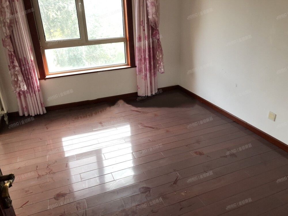 海淀区冷泉林语山庄三区5号楼1单元703及屋内家电（西山林语）