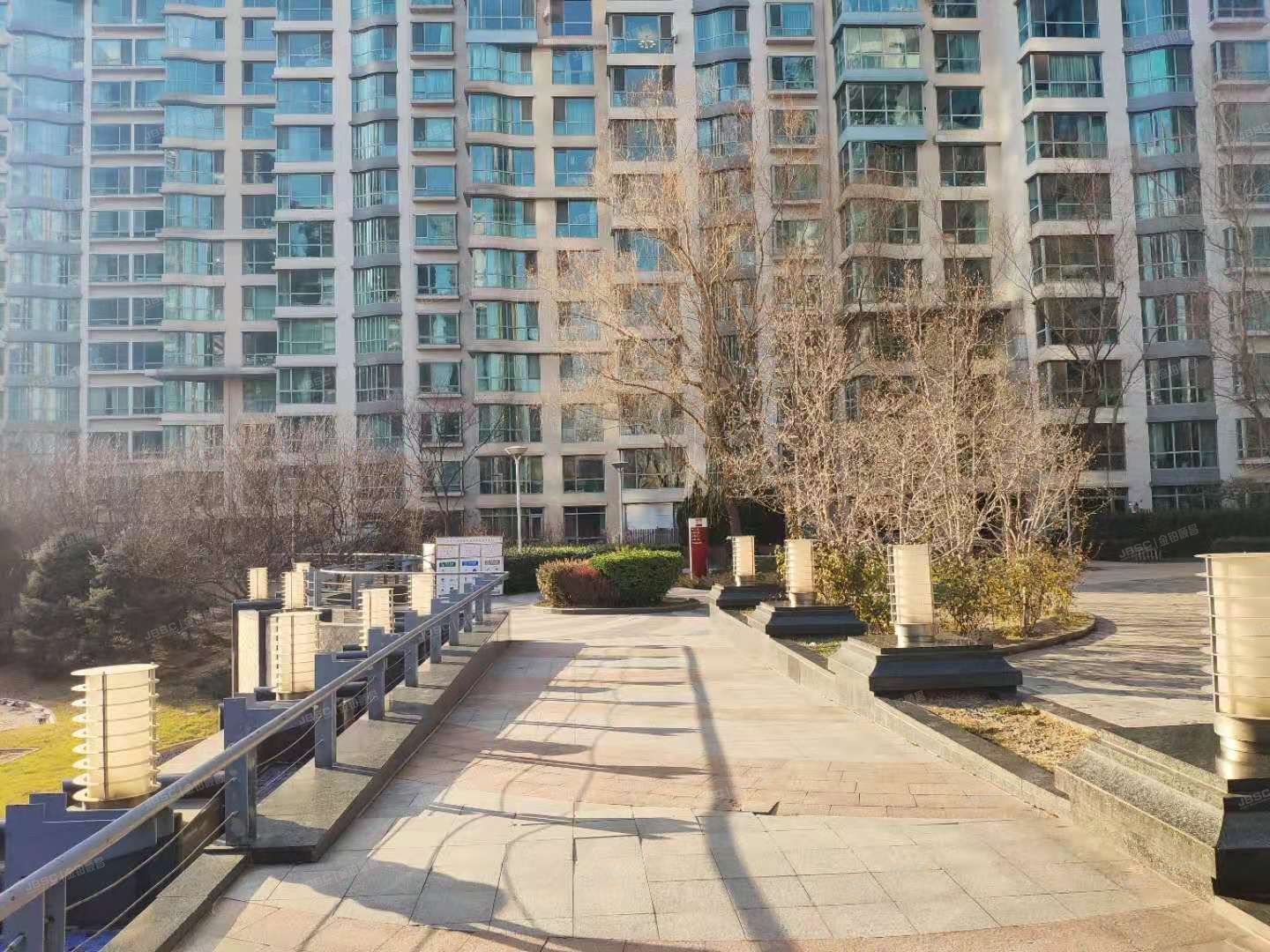 ※东城区 东直门外大街乙36号院17号楼1703室（海晟名苑小区）+3车位