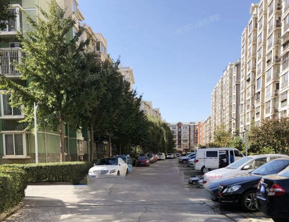 房山区 世界名园17号楼1层01 商业