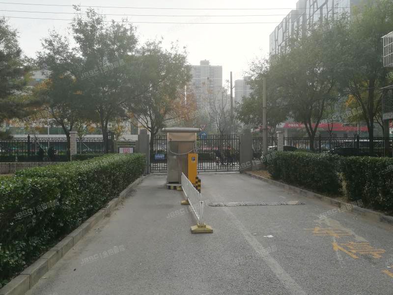 朝阳区九龙山家园5号楼13层1门1305号（九龙花园）