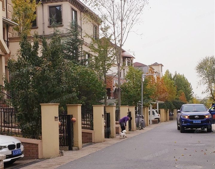 昌平区 定泗路18号院2号楼-1至3层06号（中海瓦尔登湖）别墅