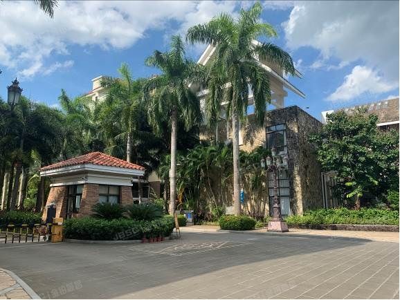 北京、天津、海南共计8套住宅房，整体拍卖