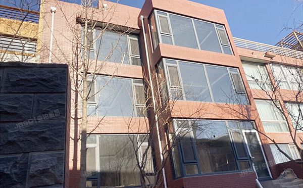 海淀区 香山路85号8号楼1至3层8-2（半山枫林）