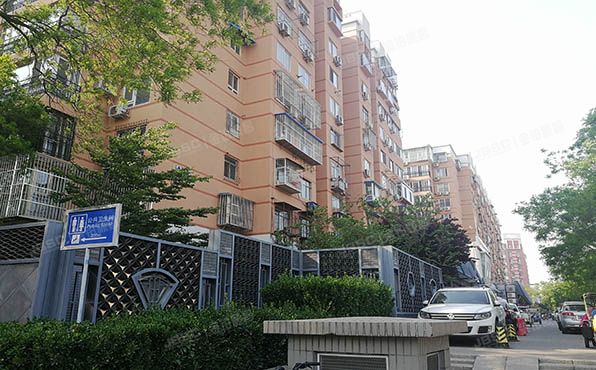 西城区冠英园西区30号楼-1层1门B01号