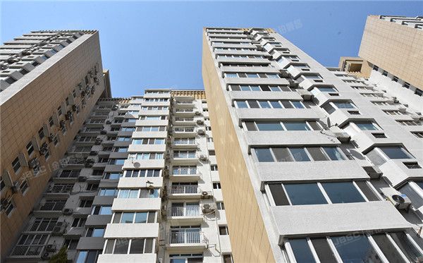 朝阳区 建国门外大街24号13层3门1302号（华侨村）