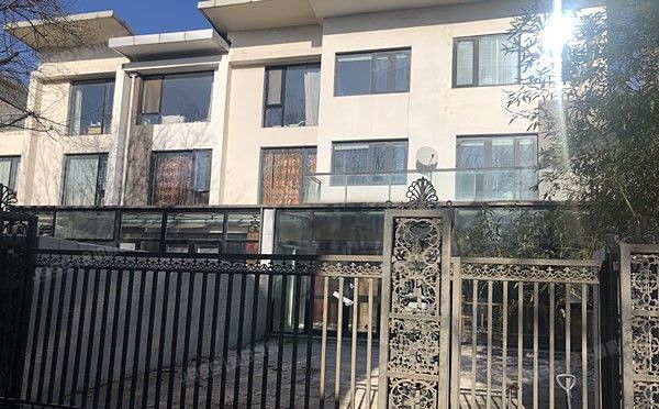 朝阳区新锦路18号院285号-1至3层（卓锦万代）