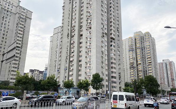 石景山区 金顶街五区6号楼3层302号 成本价