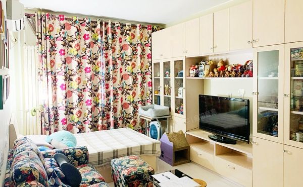 西城区 德胜门西大街64号4层2门402号