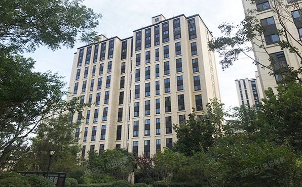 经济技术开发区 四海路七号院18号楼15层2单元1502号（金茂逸墅）