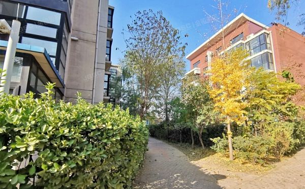 大兴区 康和园106号楼2层1单元201（原生墅）