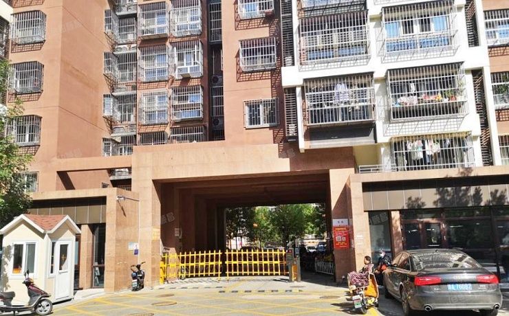 怀柔区 青春路六院14号楼2层7单元204房屋的50%（青春路六院）