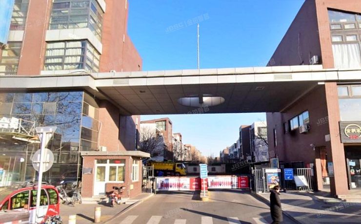 通州区 东潞苑五区19号楼1至3层103室（尚东庭）