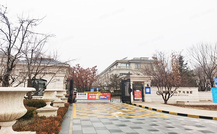 顺义区 坤安路2号院18号楼-1至3层2（鲁能7号别墅）