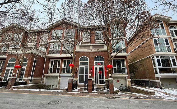 朝阳区 水景花园32号楼1至3层3208号（塞纳维拉）