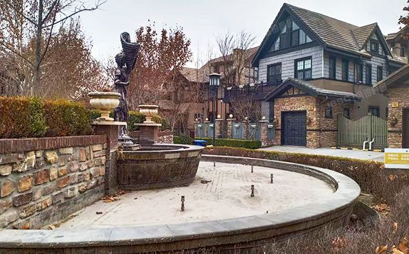 昌平区 立汤路38号香蜜田园129号-1至2层（麦卡伦地）别墅