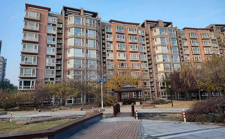 通州区 DBC加州小镇111号楼1层4-102