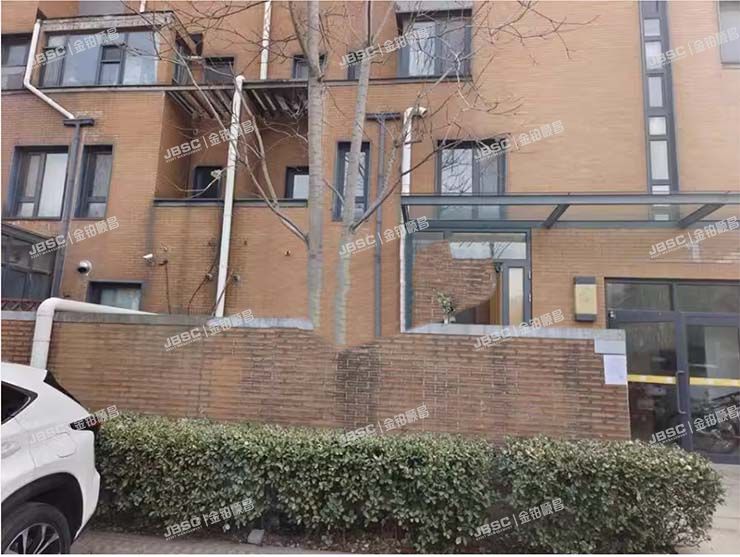 海淀区 西杉创意园三区8号楼1-2层1单元102室及相应土地使用权（中间建筑）